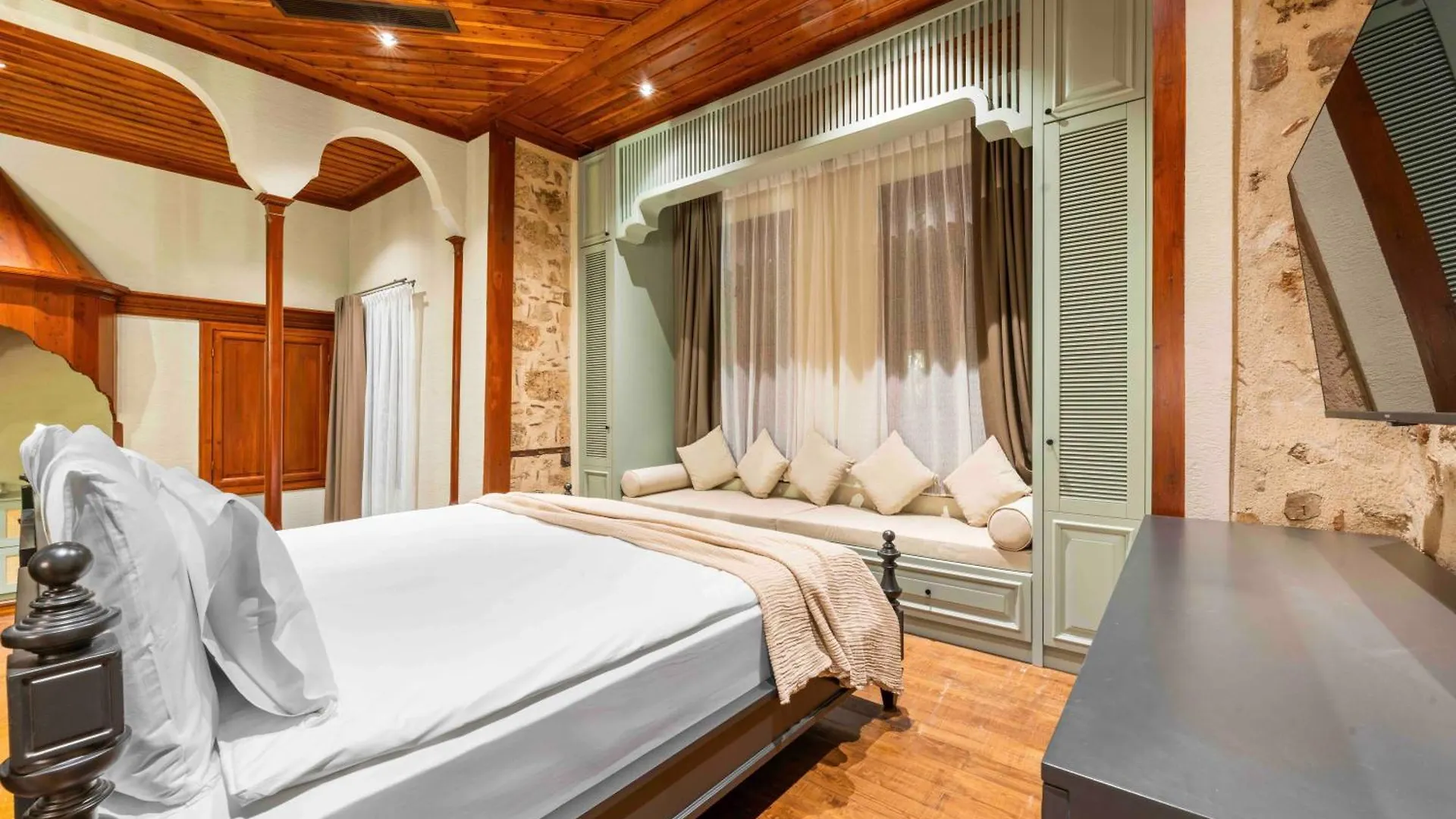 Belmondo Suites Old Town Antalya Turcia