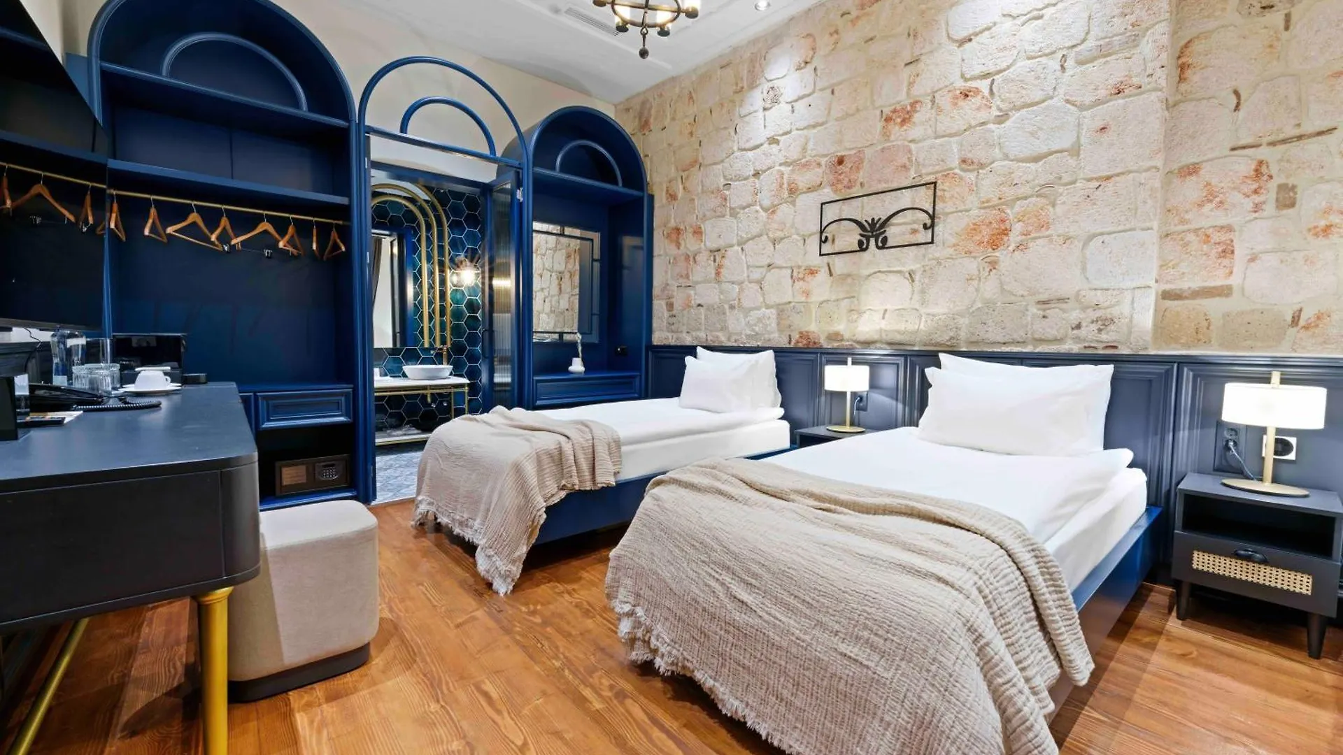 Belmondo Suites Old Town Antalya Turcia